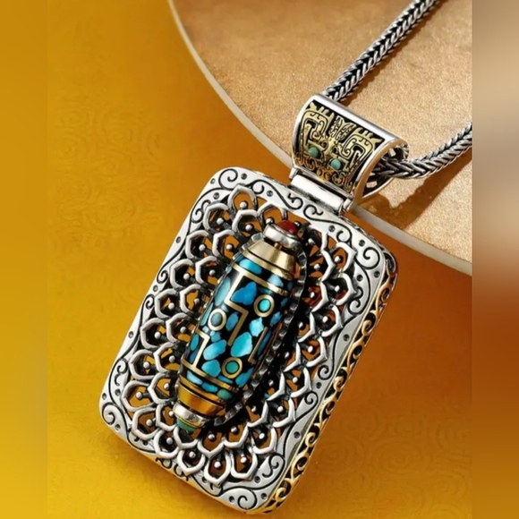 New! MEN'S .925 Silver Plated  6 Character Truth Mantra Spinner Charm Necklace. - Picture 4 of 8